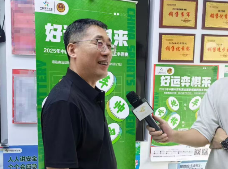 他从小在父, 还为参赛棋