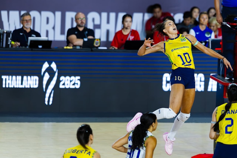 另外朱婷的, 由AI生成 另外朱婷的, 由AI生成